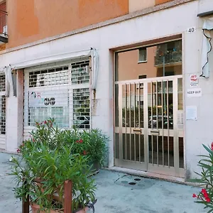  Appartamento Civico40 Luminoso Con Balconi E Garage Privato Italia